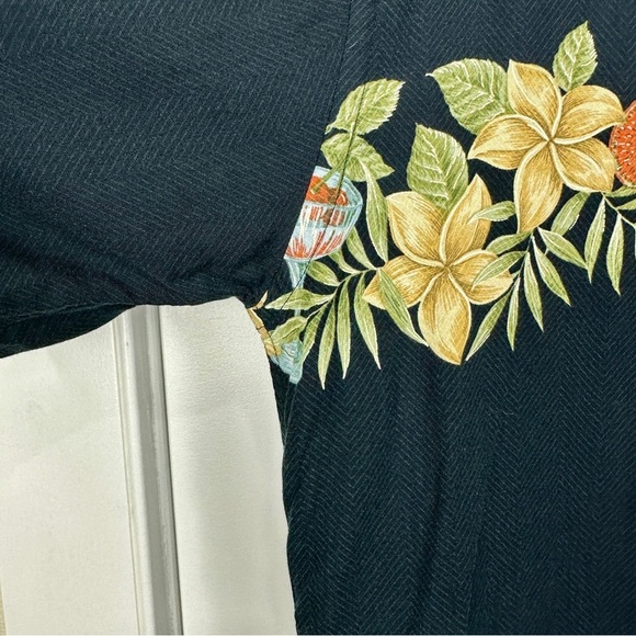 Pierre Cardin Short Sleeve Button Down Hawaiian Style Shirt Mens Size Medium - Picture 6 of 7